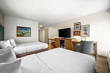 Double Room with Two Queen Beds and Bath Tub - Mobility and Hearing Access/Non-Smoking