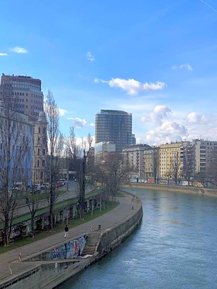 Lion`s Rooms n Apartments