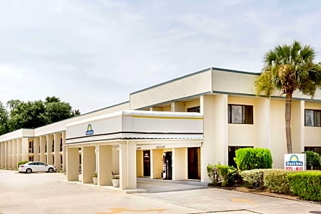 Days Inn by Wyndham Little River