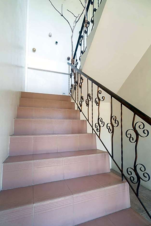 OYO 162 The West Inn