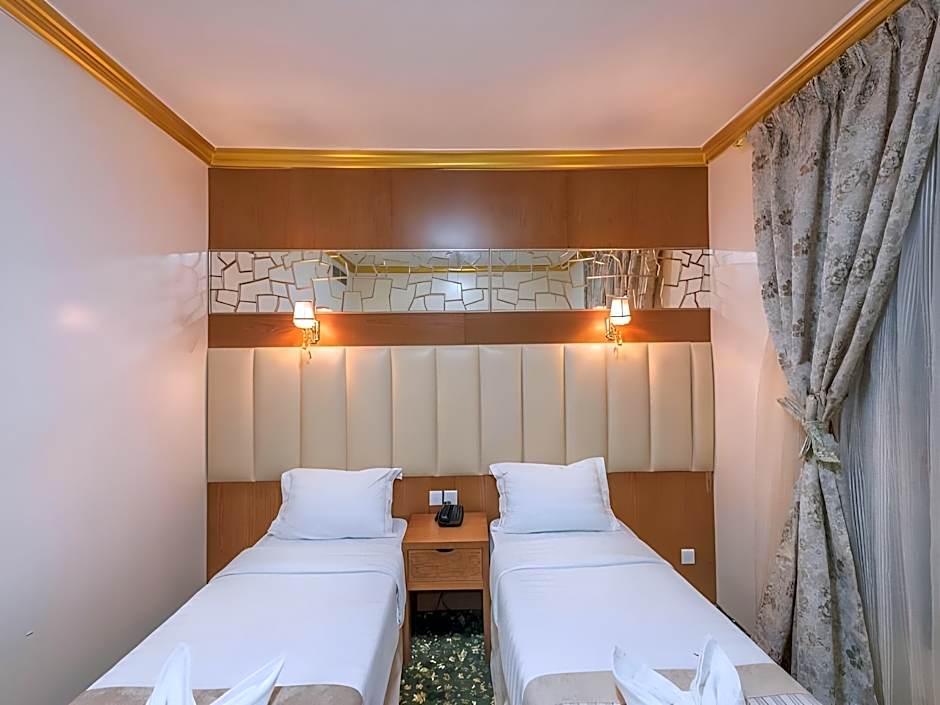 Grand Zowar Hotel
