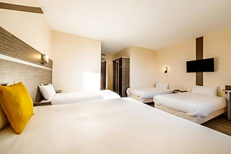 Standard Double Room with One Double Bed and Three Single Beds