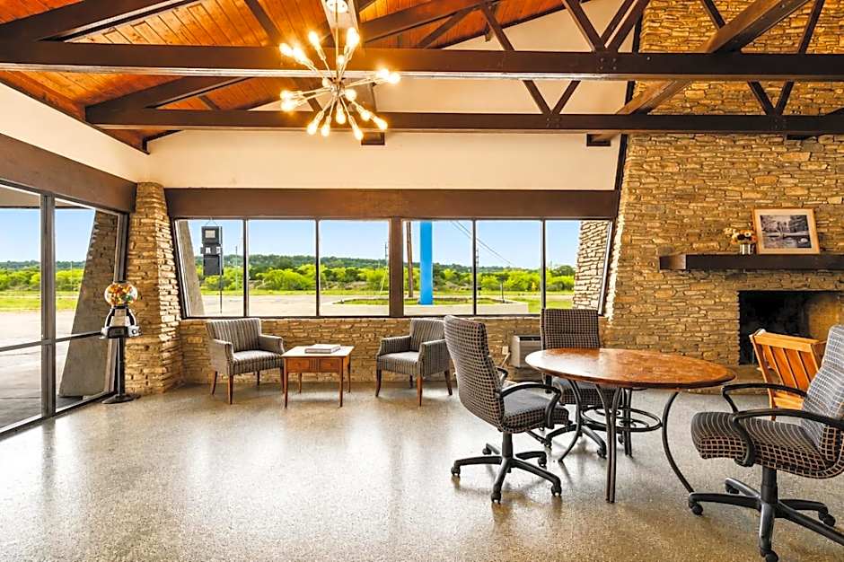 Segovia Lodge Junction TX I -10
