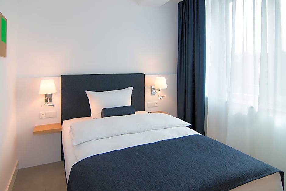 VI VADI HOTEL BAYER 89