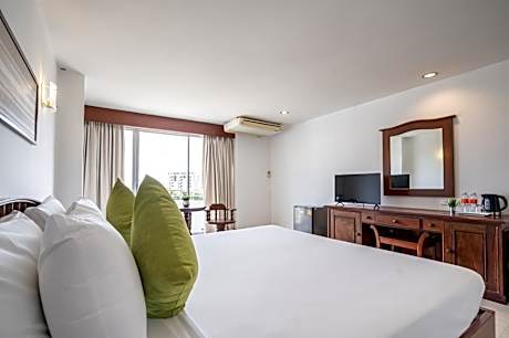 Superior Double Pool View