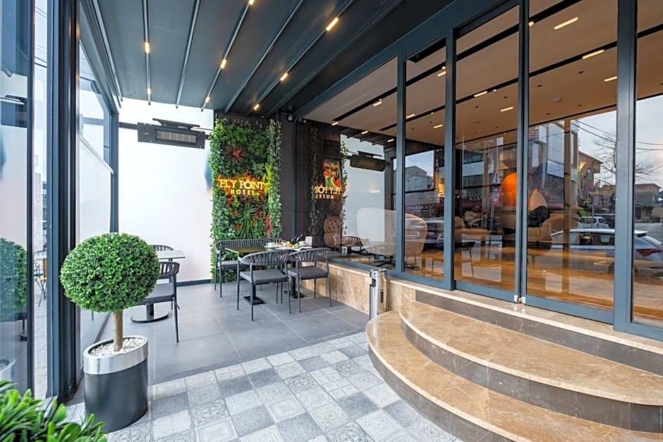FLY POINT AIRPORT HOTEL