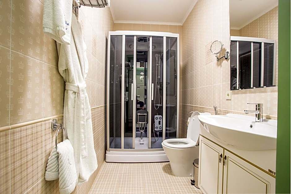 Grand Sapphire Hotel