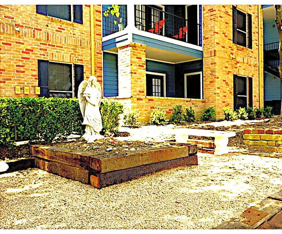 The Reside Fully Furnished Condos - Medical Stays Welcome