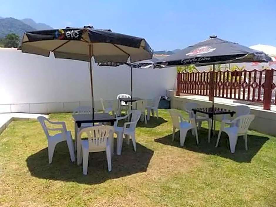 Apartamento de 2 quartos em maresias com piscina