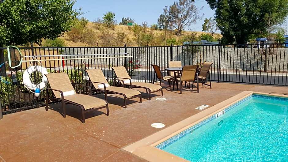 Best Western Plus Delta Inn & Suites