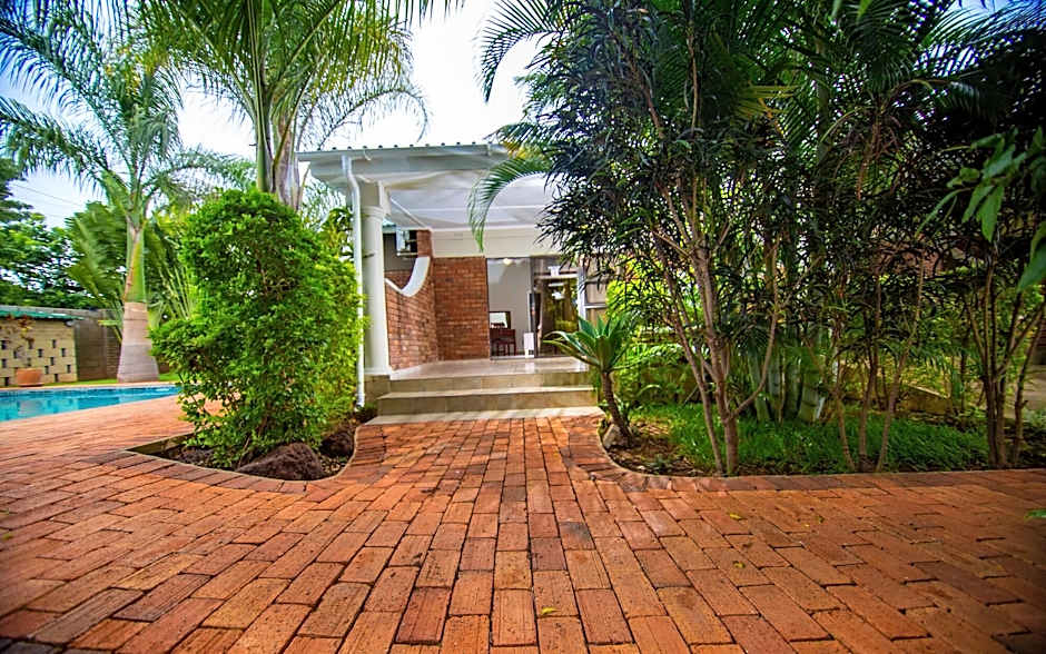 Dzimbahwe Guest Lodge