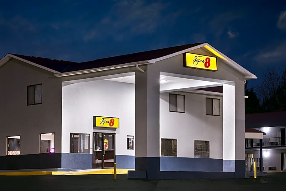 Super 8 by Wyndham Locust Grove