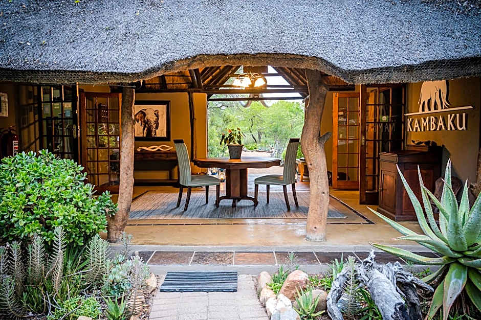 Kambaku Safari Lodge