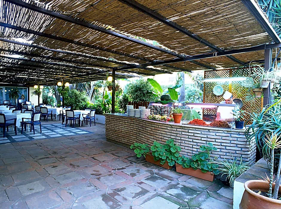 Parador De Ceuta Hotel La Muralla