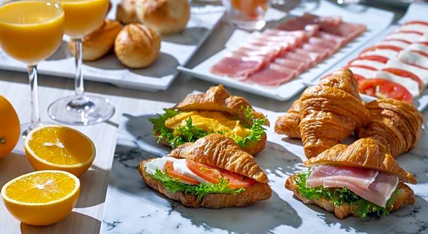 The Yokohama Bay Hotel Tokyu