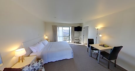 Studio - King Room with Balcony