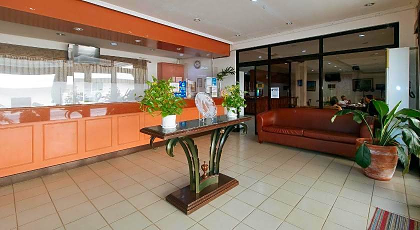 Capital O 740 Bliss Hotel Dau