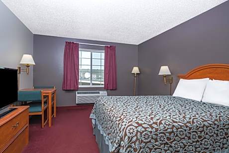 Queen Room - Non-Smoking