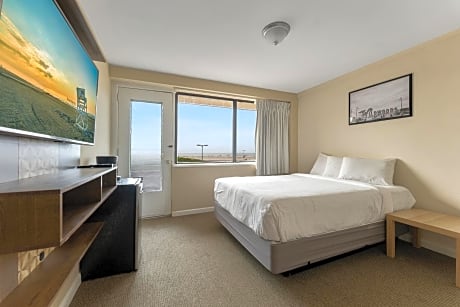 Queen Room with Balcony