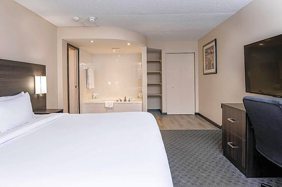 Quality Inn & Conference Centre Kingston Central