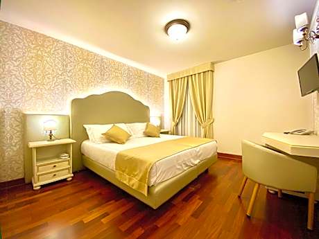 Double Room with Lake View