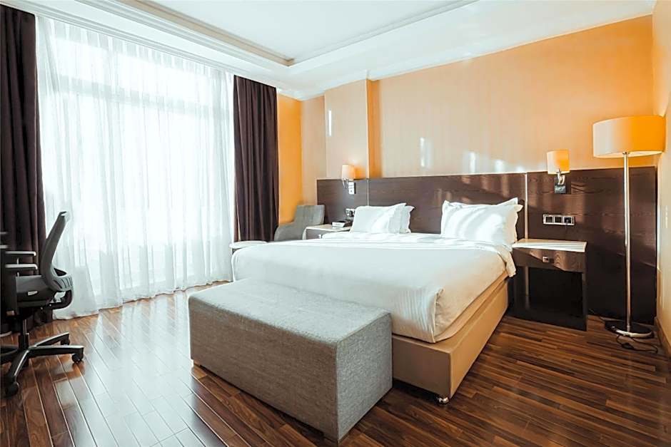 Photo 1 of 6 of Business 1 King Bed, City View