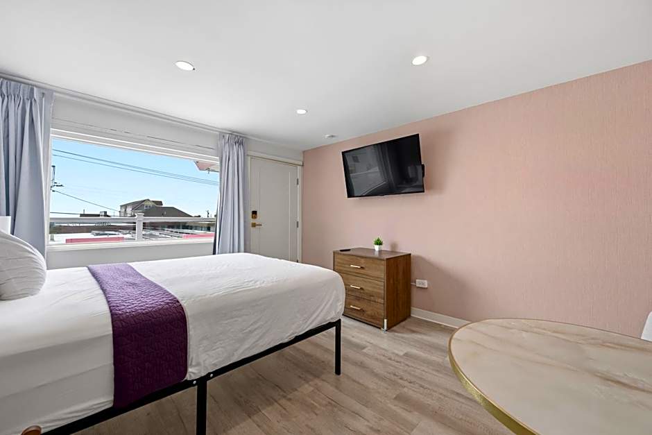 Pink Champagne Boutique Motel