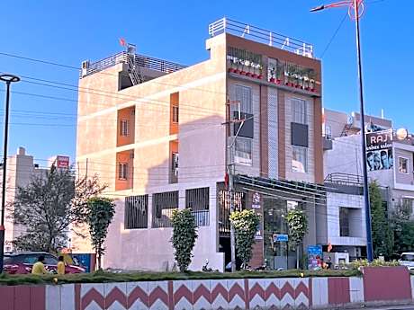 Skymoon Hotel And Restaurant 