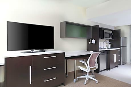 King Studio Suite - Non-Smoking