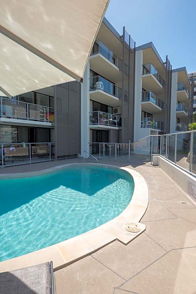 Merrima Court Holidays