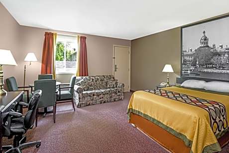 Two-Bedroom Suite with Two Queen Beds - Non-Smoking