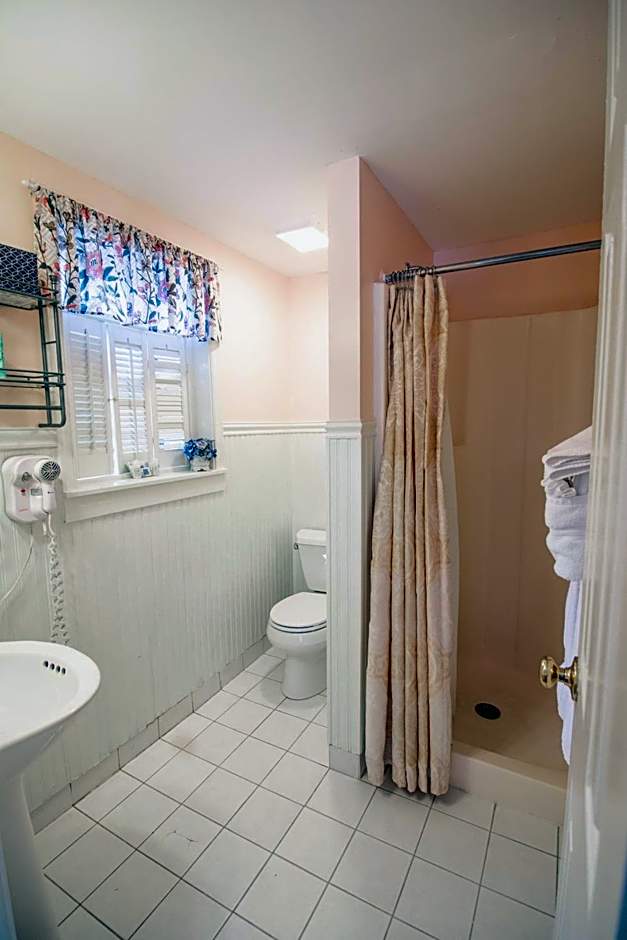 Cedars of Williamsburg Bed & Breakfast