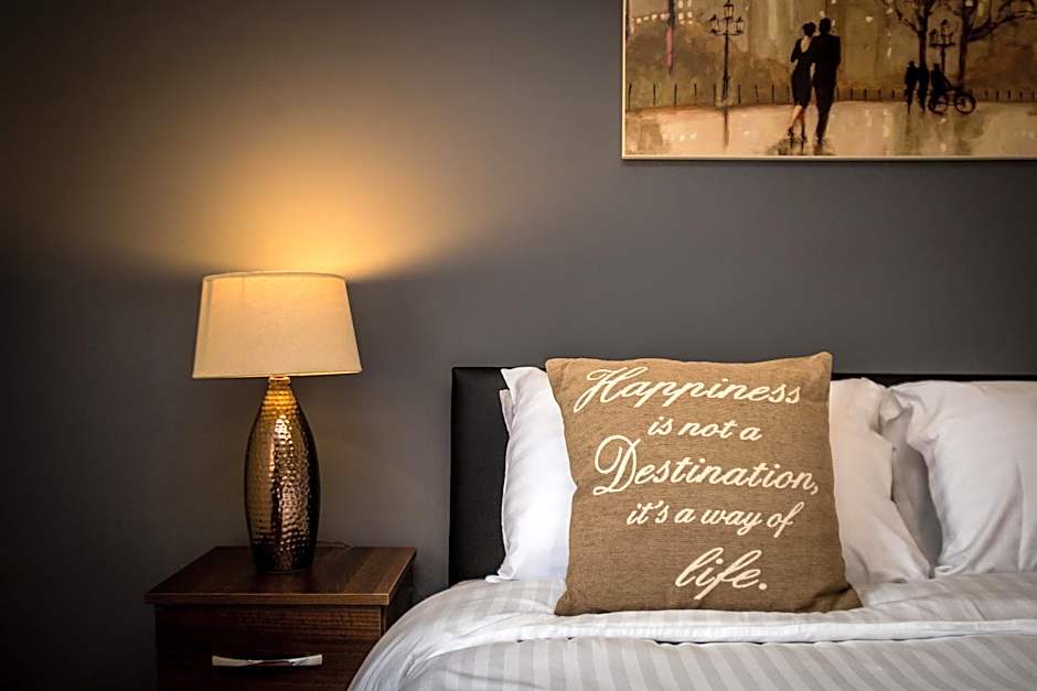 Mica Point City Centre Apartment