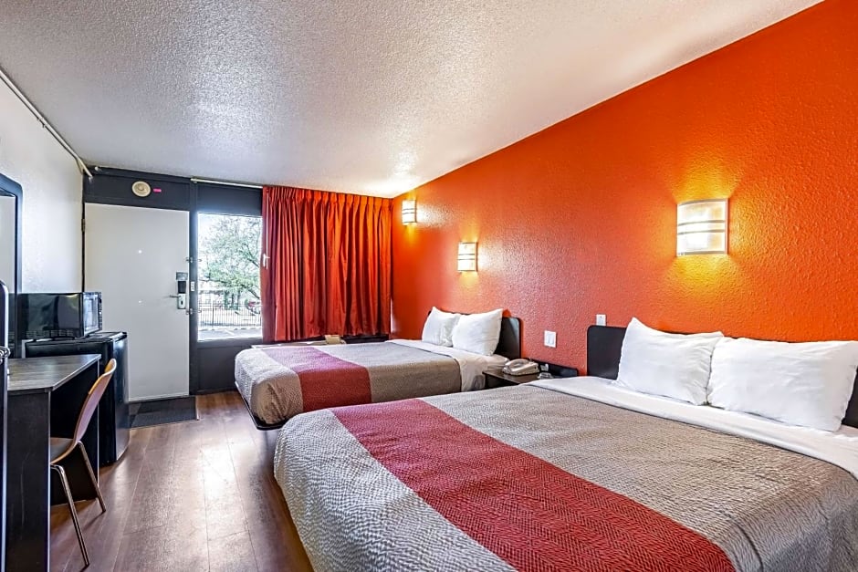 Motel 6-Little Rock, AR - West