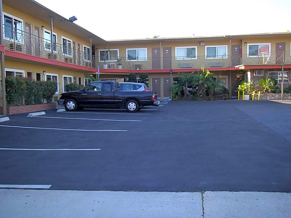 Fullerton Lodge