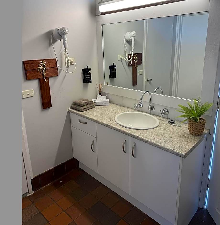 Mallacoota Hotel Motel