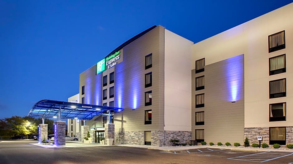 Holiday Inn Express & Suites Jackson Downtown - Coliseum