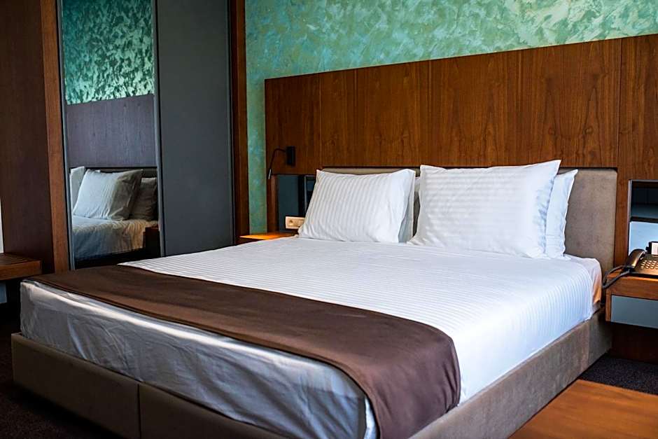 Hotel Bograd - Apartments & Lounge Station