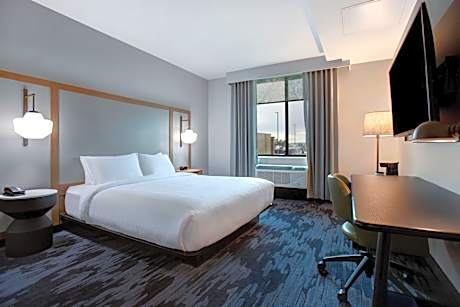 King Room with Roll-in Shower - Mobility and Hearing Accessible