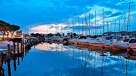 Apartment Near The Beach With Swimming Pool