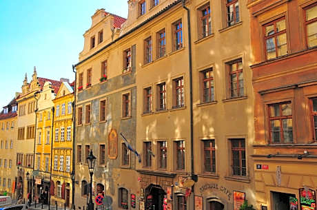 Residence Thunovska