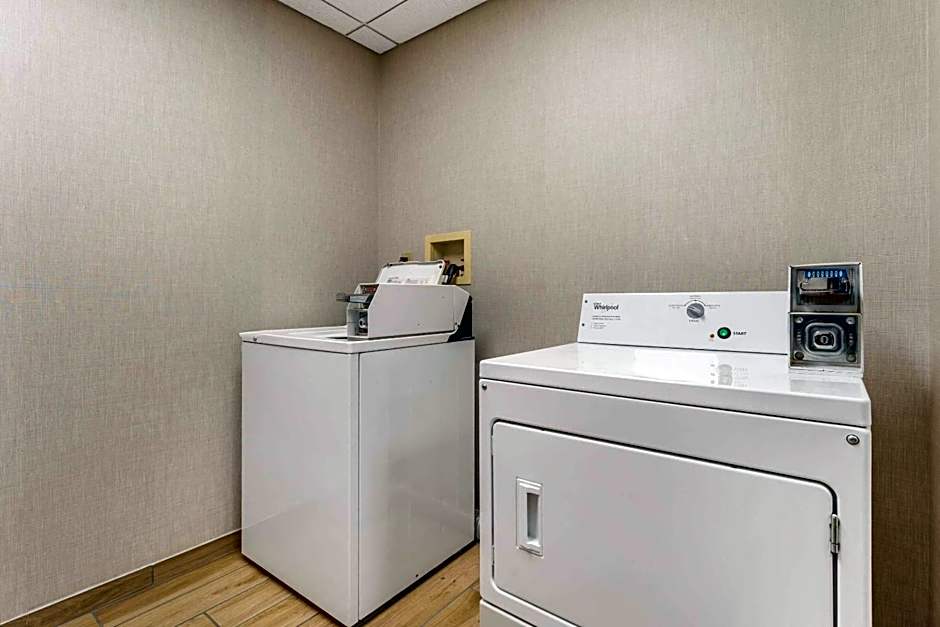Comfort Inn & Suites Lavale