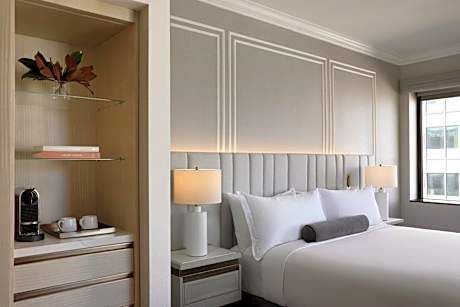 Premium King Room with Monumental View