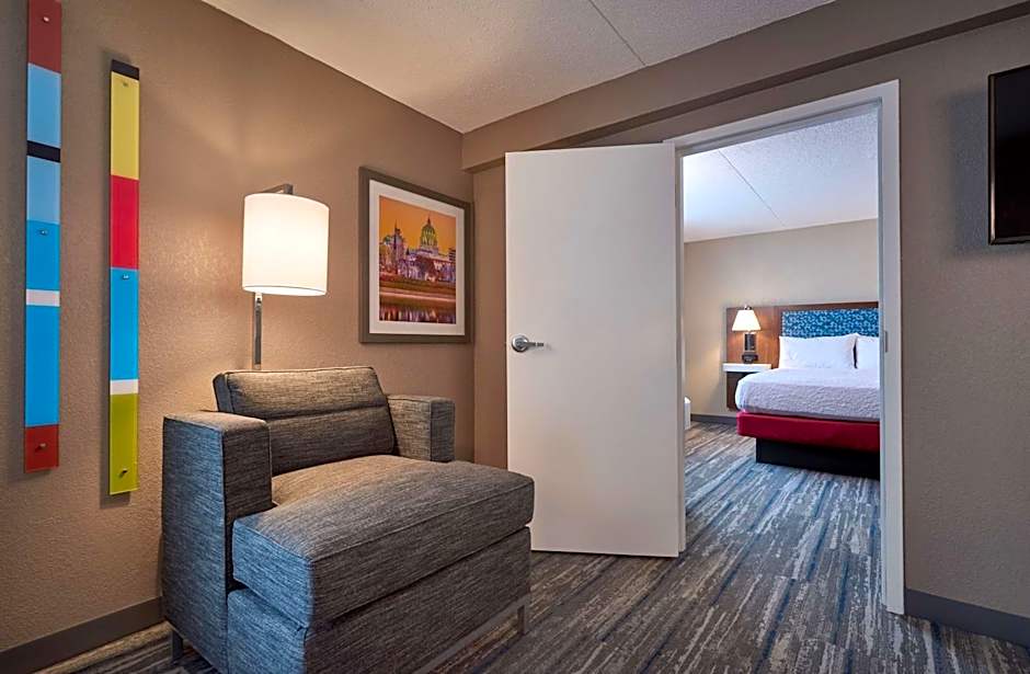 Hampton Inn By Hilton Harrisburg-West