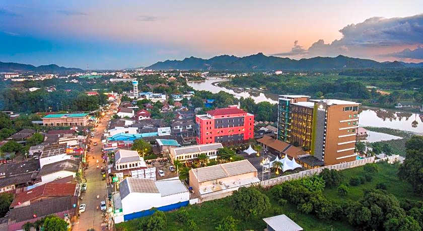 Natee The Riverfront Hotel Kanchanaburi