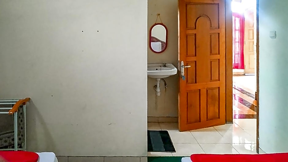 Villa Al Barokah Syariah Family Mitra RedDoorz near Sarangan Lake