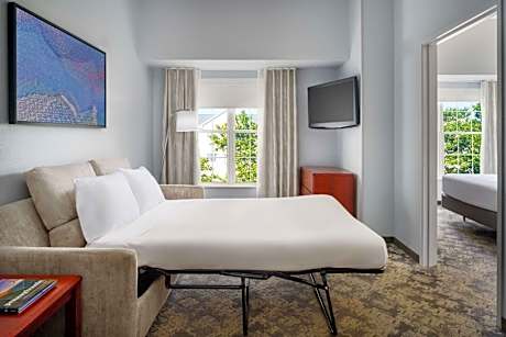 Two-Bedroom Queen Suite with Fireplace - Non-Smoking