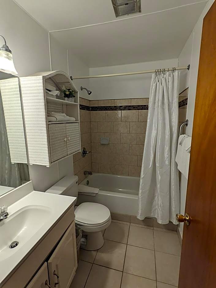 Photo 1 of 9 of 2 Double Beds, Nonsmoking