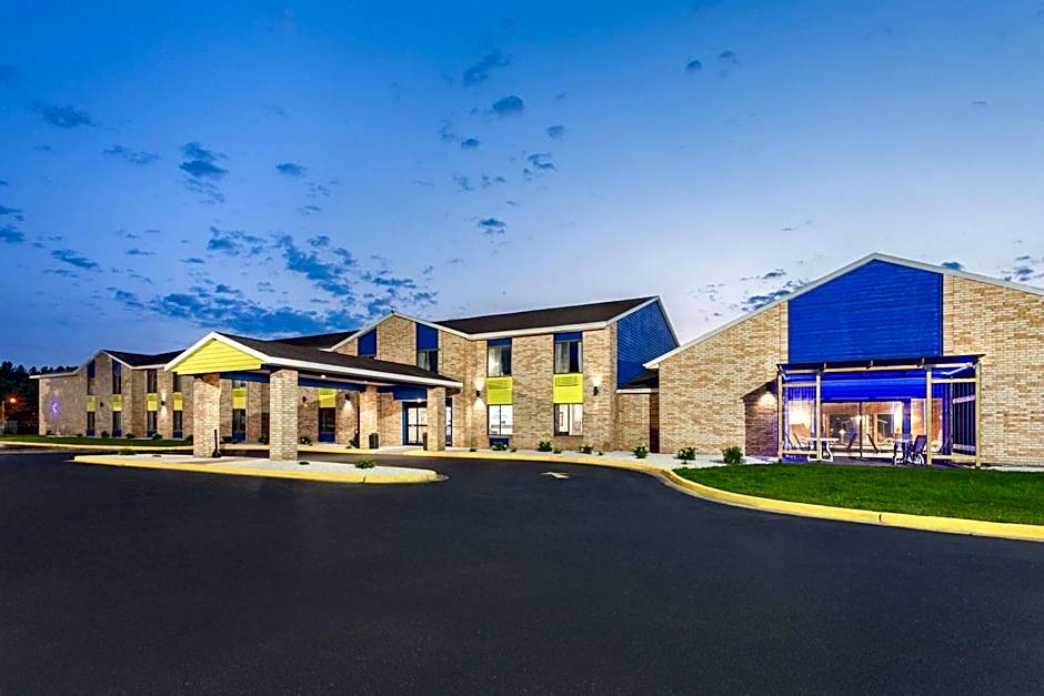 Days Inn by Wyndham Eagle River