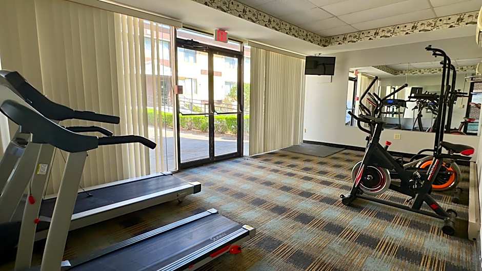 Riverview Inn & Suites